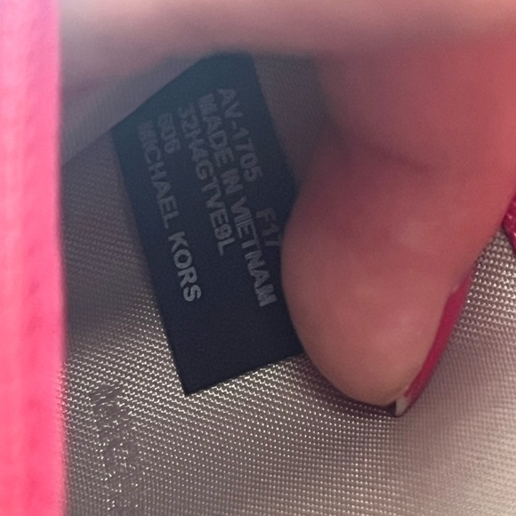 Michael Kors Zip Medium Wallet - Picture 4 of 15